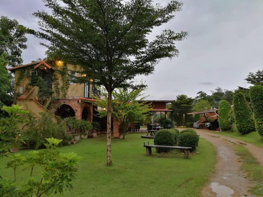 Villa Tuscany Country Resort Suan Phueng Exterior foto