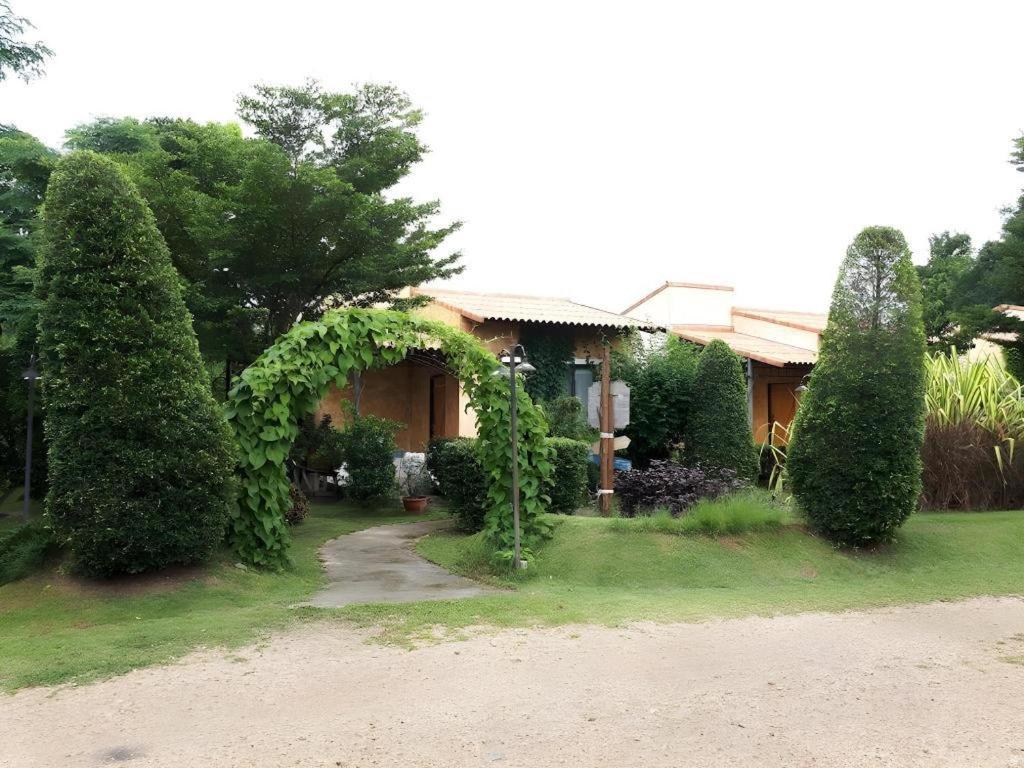 Villa Tuscany Country Resort Suan Phueng Exterior foto