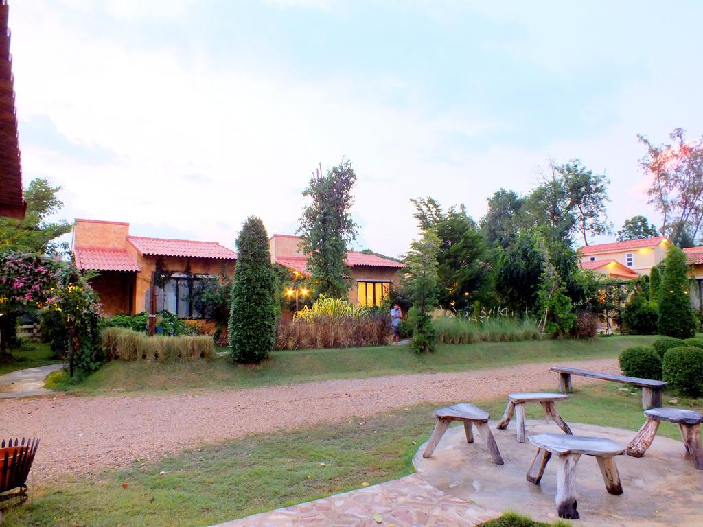 Villa Tuscany Country Resort Suan Phueng Exterior foto